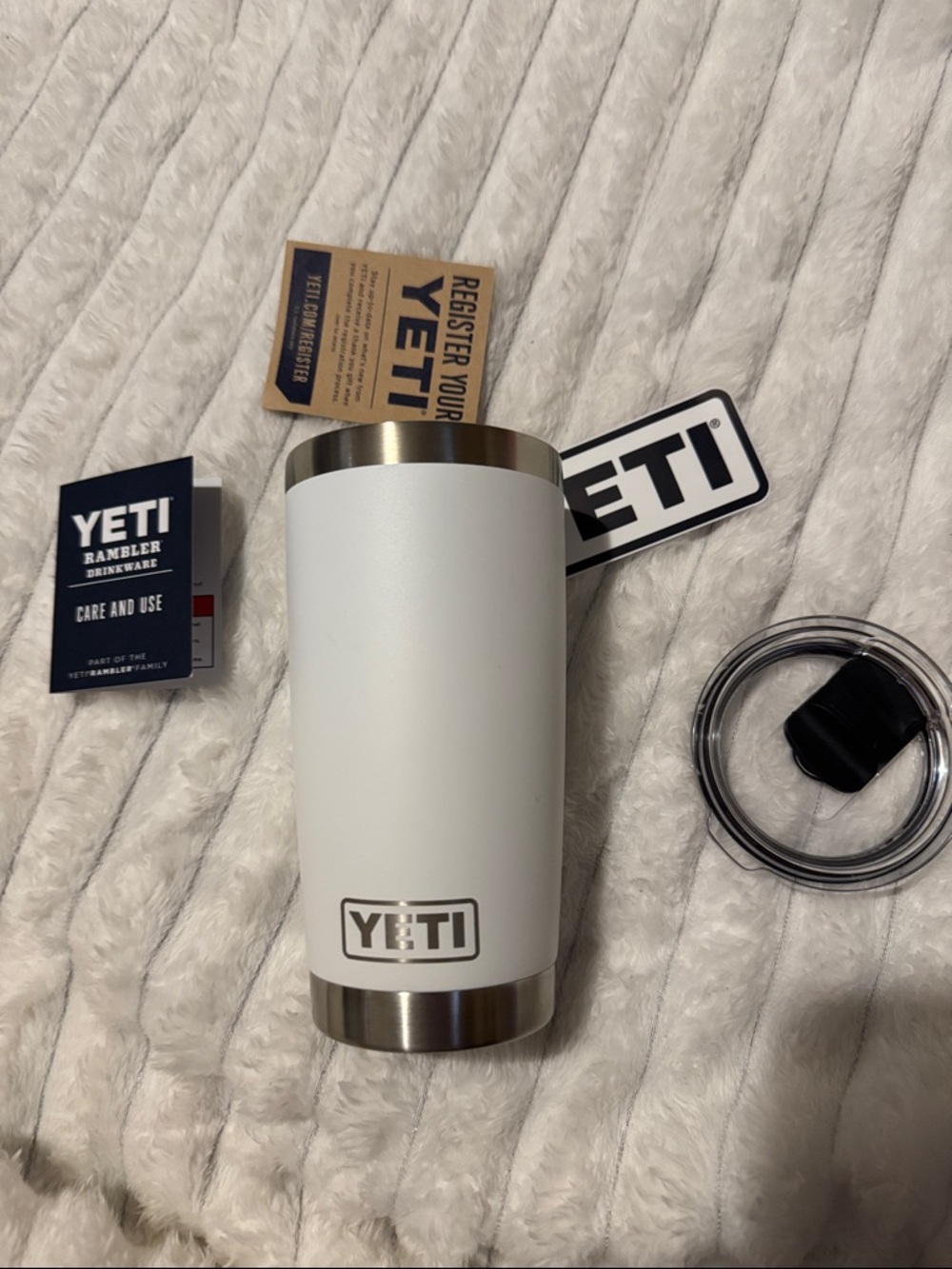 Yeti tumbler 20oz white! - Picture 3 of 4